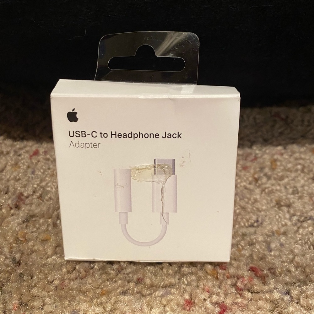 Apple USB-C to headphone Jack